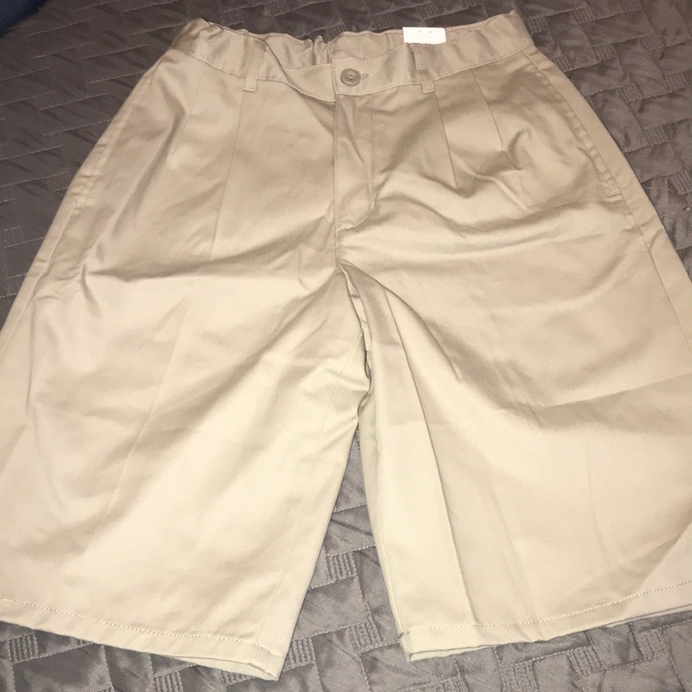 NEW tan pleated shorts size 20 slim fit adjustable waist